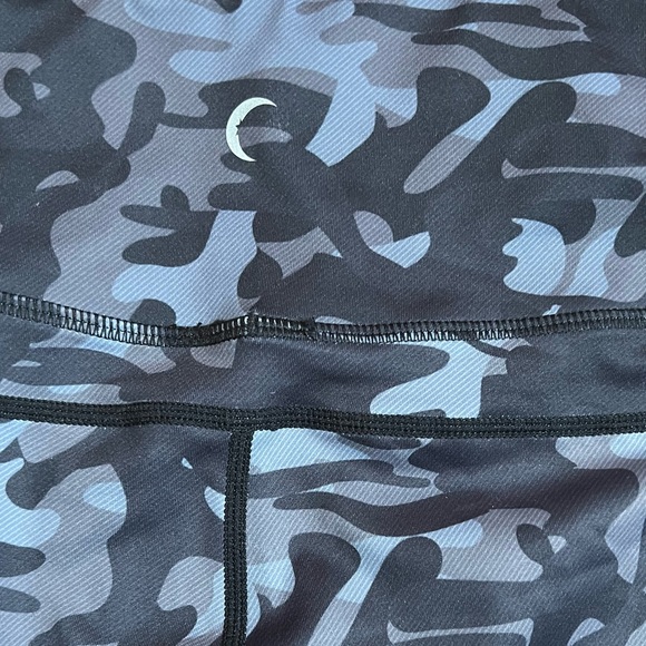 Zyia Active Capri Leggings Medium - Picture 3 of 4